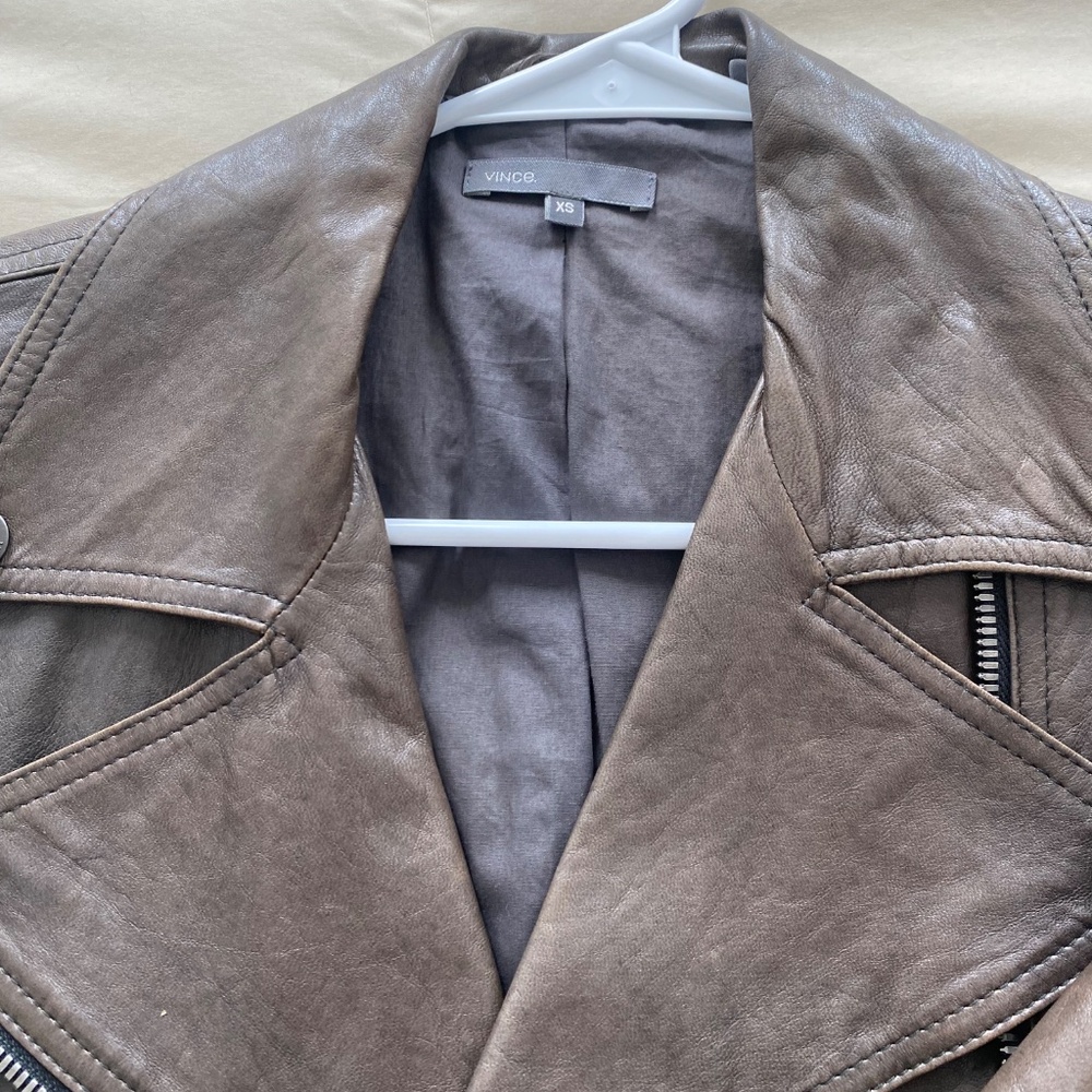 Vince’s leather cropped jacket - Picture 3 of 8